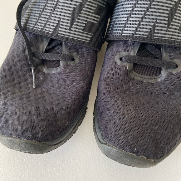 Nike women’s Renew In-Season TR 9 black lace up strap sneakers size 8 - Picture 9 of 9